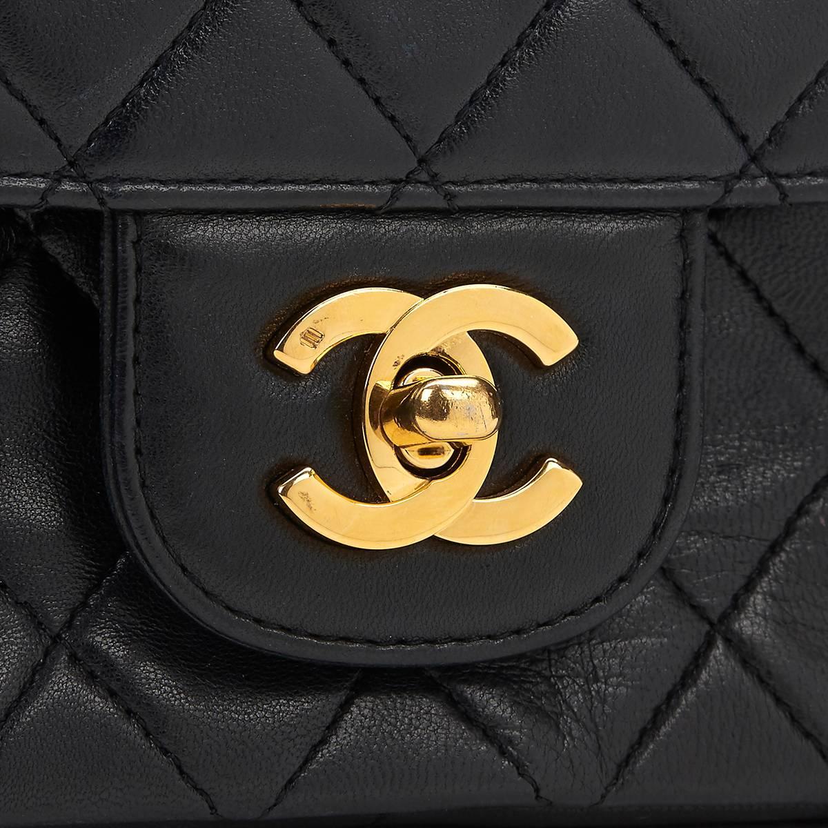 1980's Chanel Black Quilted Lambskin Vintage Medium Classic Double Flap Bag 4