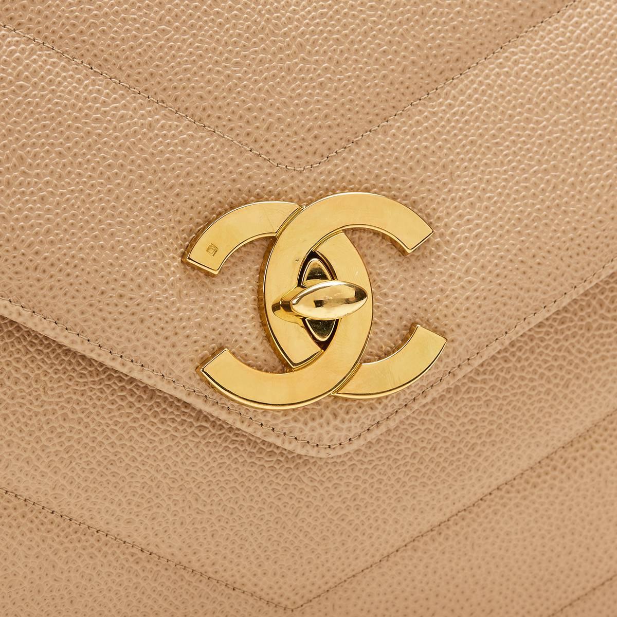 1990s Chanel Beige Chevron Quilted Caviar Leather Vintage Single Flap Bag 2