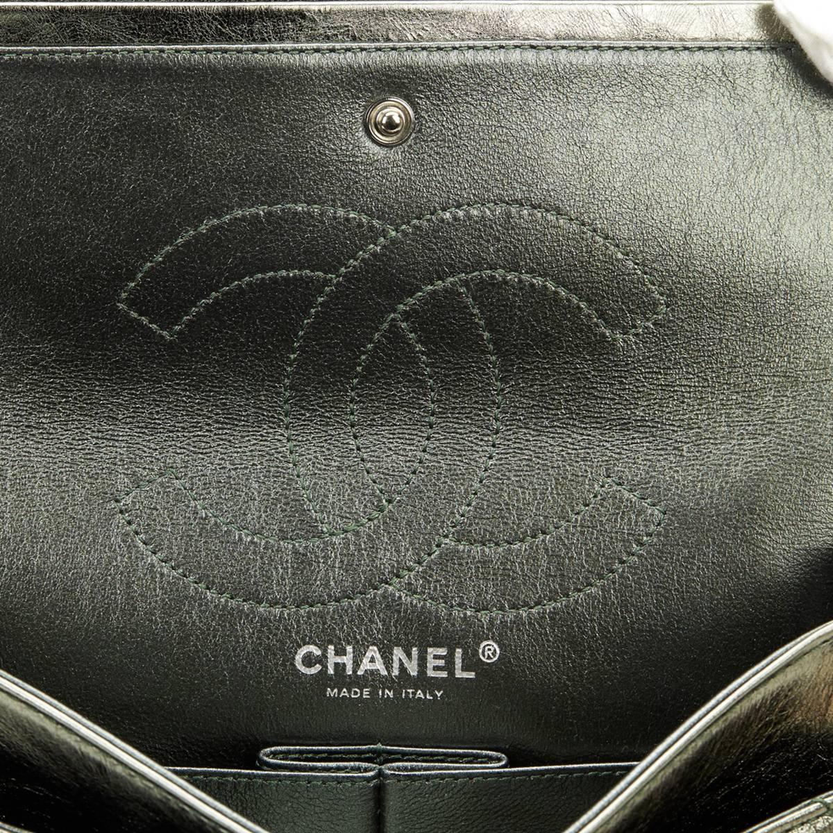 2000s Chanel Green Metallic Aged Calfskin 2.55 Reissue 225 Double Flap Bag 3