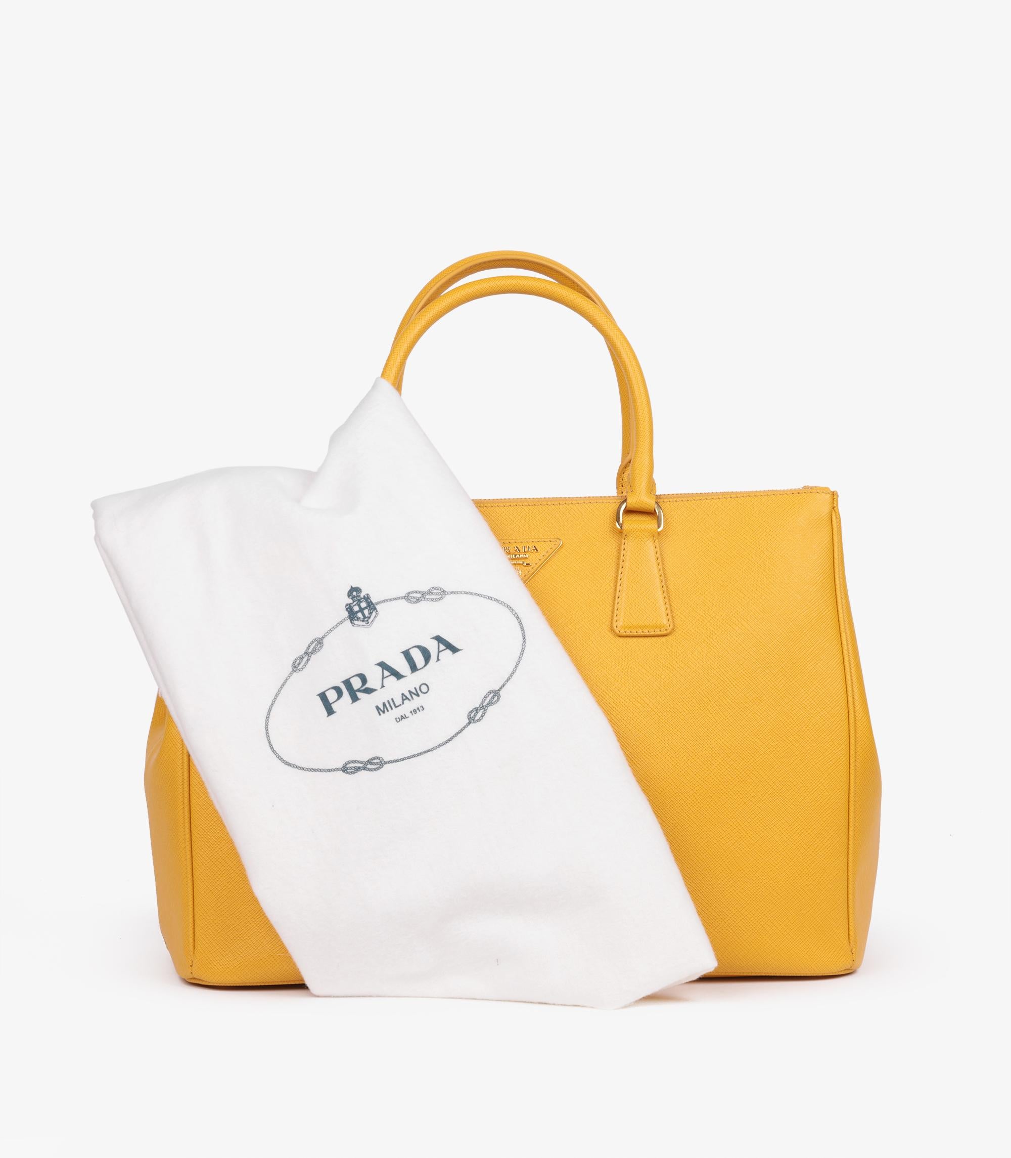 Prada - Grand sac à main Galleria en cuir Saffiano Lux en vente 6