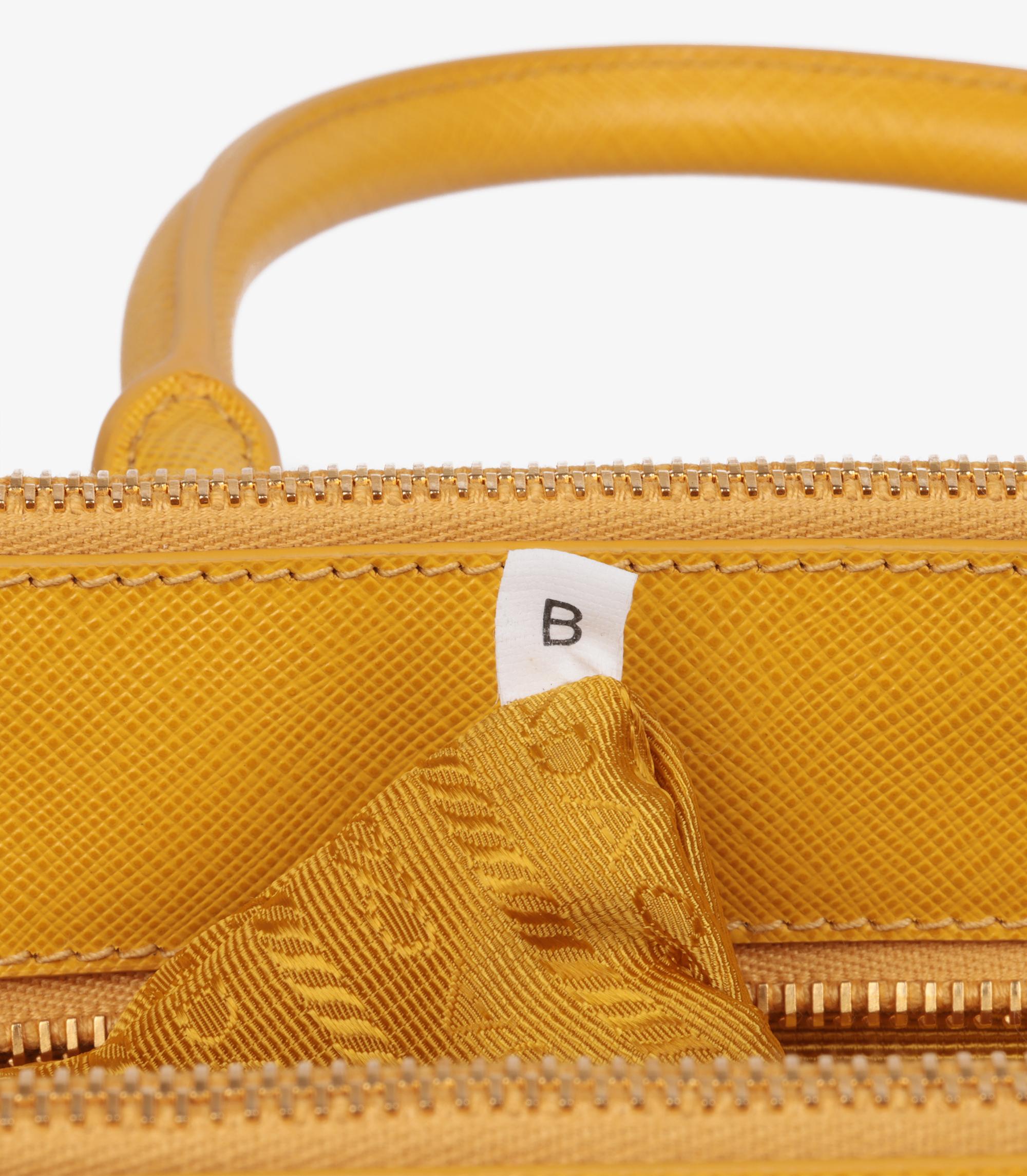 Prada - Grand sac à main Galleria en cuir Saffiano Lux en vente 4