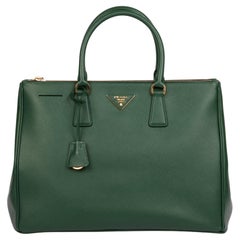 Prada Fourre-tout Galleria en cuir Saffiano Lux, commande spéciale