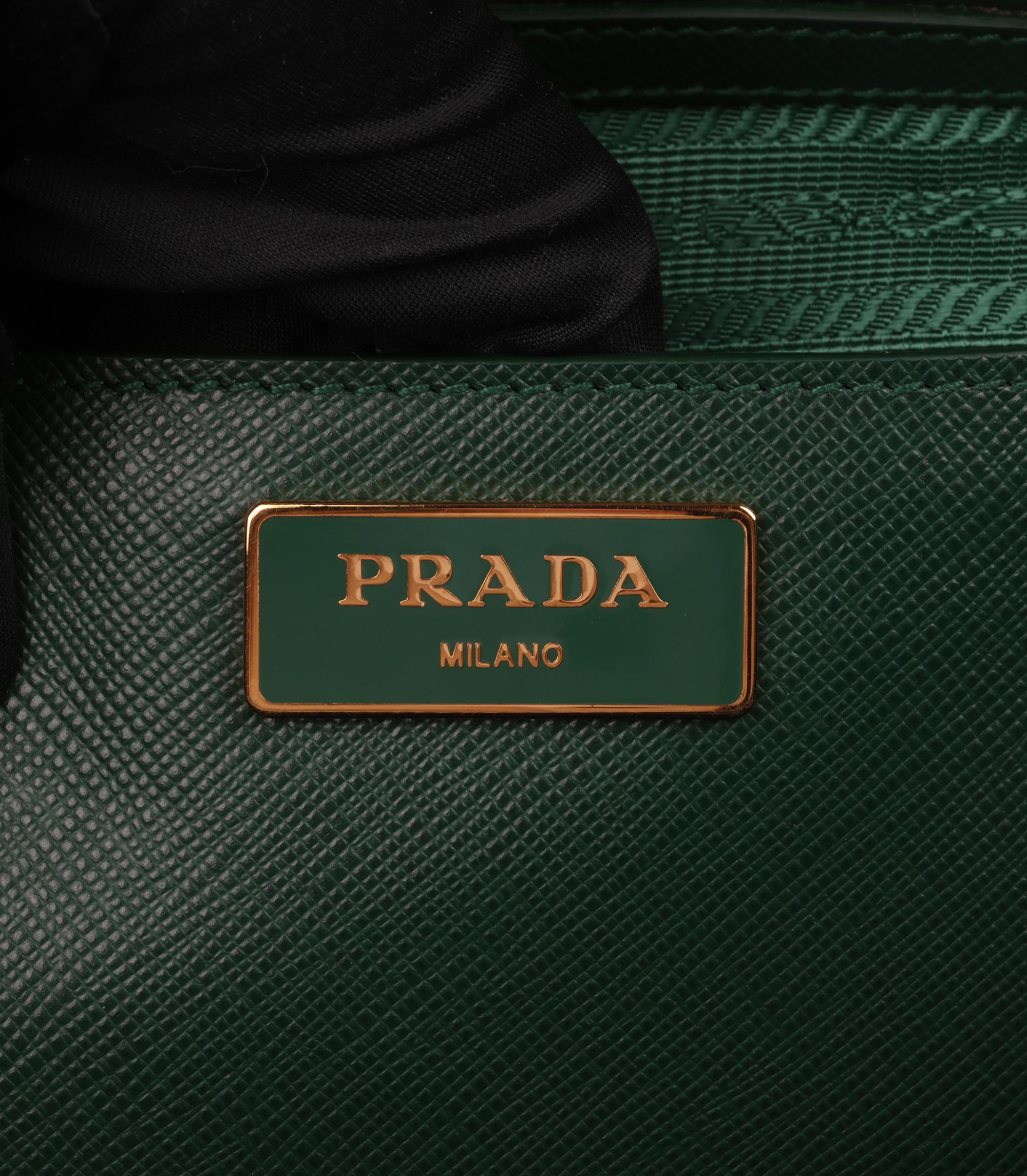 Prada Fourre-tout Galleria en cuir Saffiano Lux, commande spéciale en vente 4