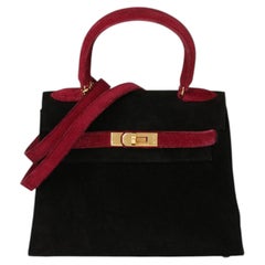 Hermès 1995 Kelly vintage 20 cm en daim Doblis framboise et noir, modèle Sellier