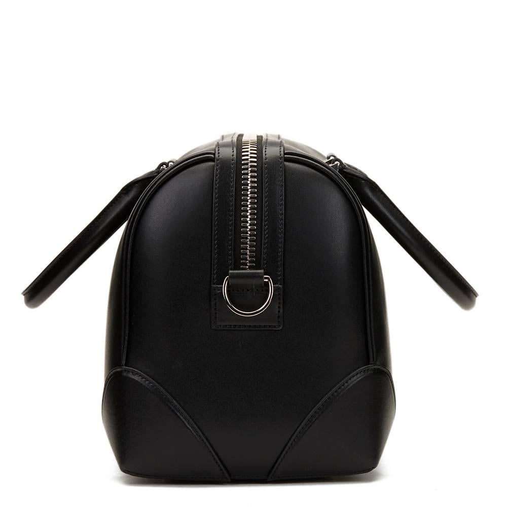 GIVENCHY
Black Calfskin Leather Medium Lucrezia Star

This GIVENCHY Medium Lucrezia Star is in Excellent Pre-Owned Condition accompanied by Givenchy Dust Bag, Care Booklet, Shoulder Strap. Circa 2015. Primarily made from Calfskin Leather