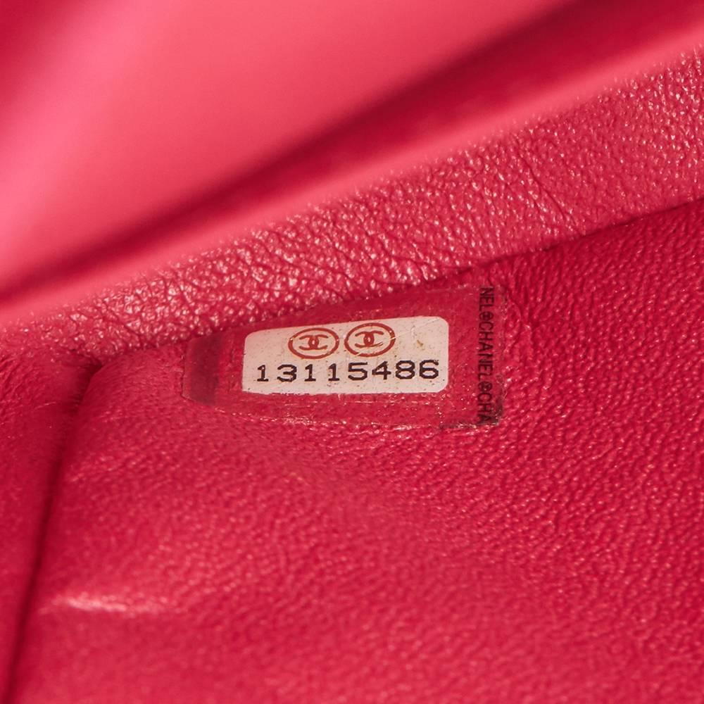 2009 Chanel Fuchsia Quilted Bouclé Fabric Medium Classic Double Flap Bag 2