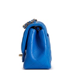 Chanel Blaue gesteppte Lammfell-Mini-Klappentasche