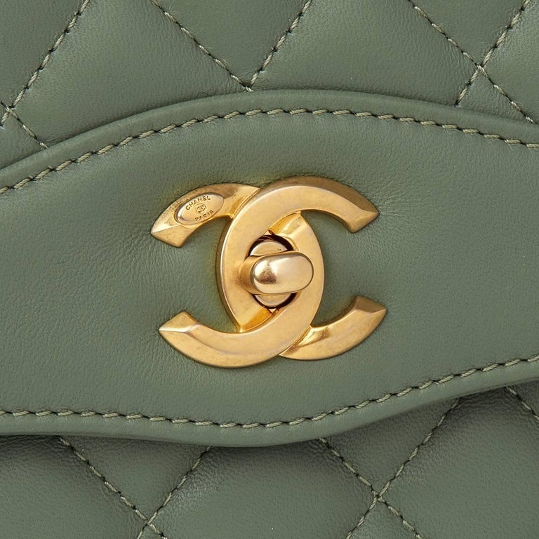 Pin by Ana Flavia on Bolsa  Chanel green bag, Chanel classic flap
