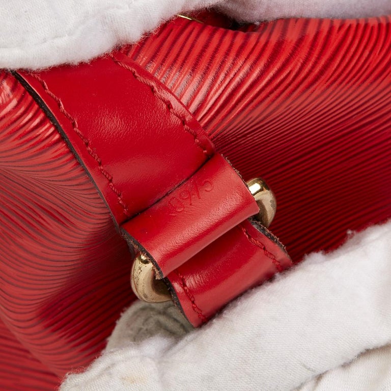 Louis Vuitton Noé Drawstring Bag In Red Epi Leather
