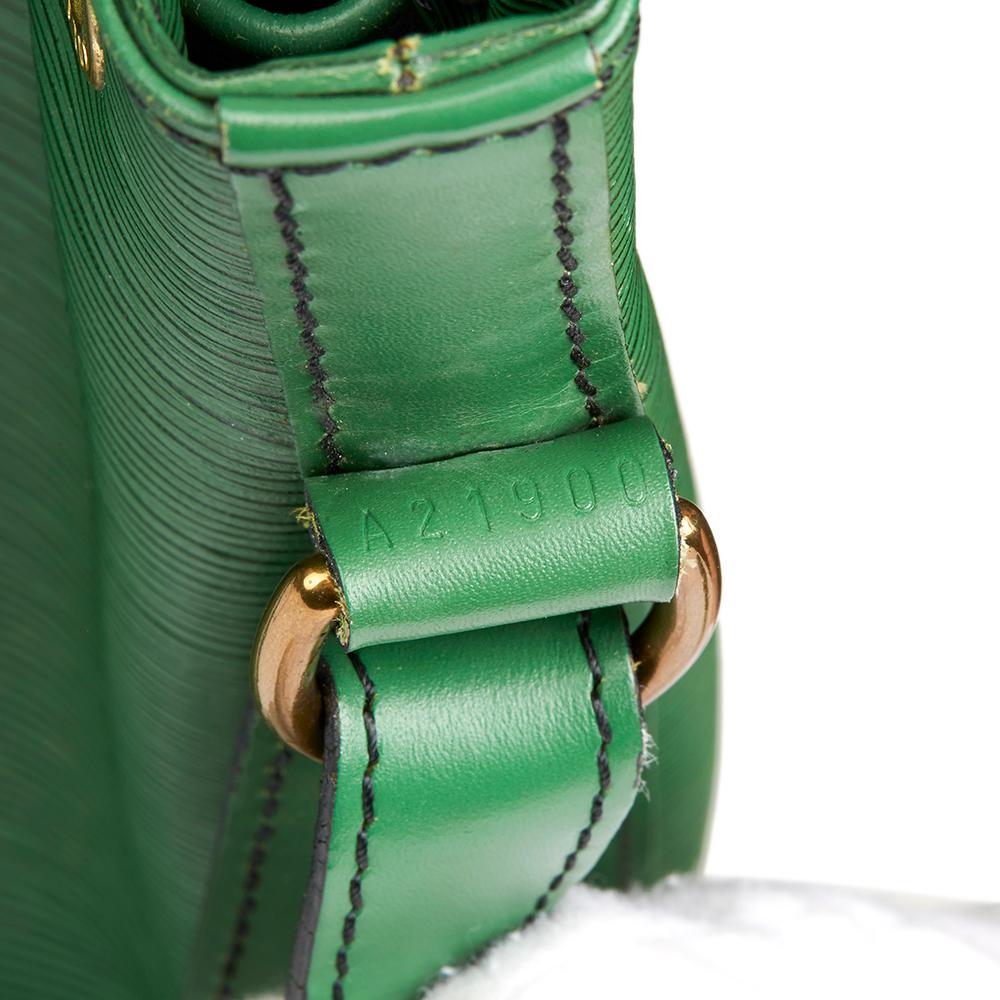 1990 Louis Vuitton Borneo Green Black Stitch Epi Leather Vintage Noé Bag 5