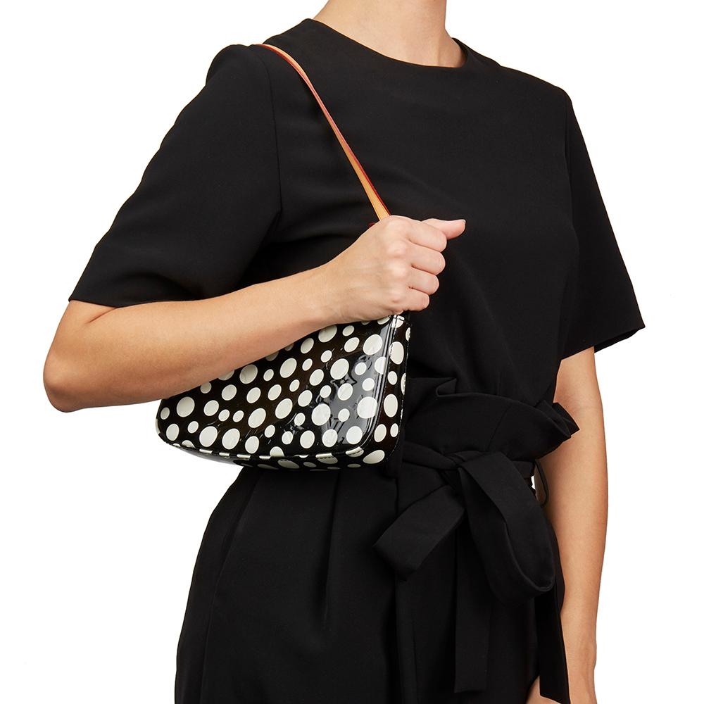 2012 Louis Vuitton Black Vernis Dots Infinity Yayoi Kusama Pochette Accessories 5
