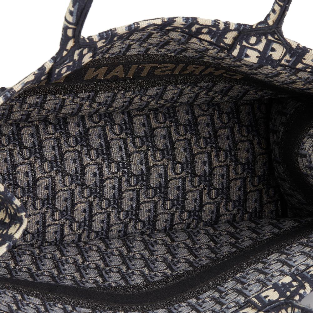 Sac cabas Christian Dior bleu oblique en toile avec monogramme, 2018 5