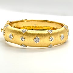 Bijoux Num Hand-engraved Star Pattern Vermeil Curve Bangle Bracelet
