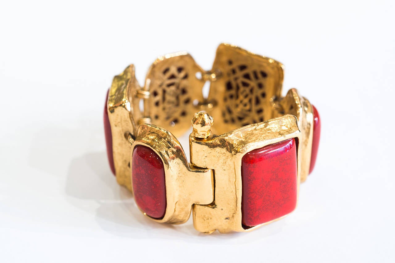 Yves Saint Laurent  Erstaunliches rotes Vintage Kostüm-Armband