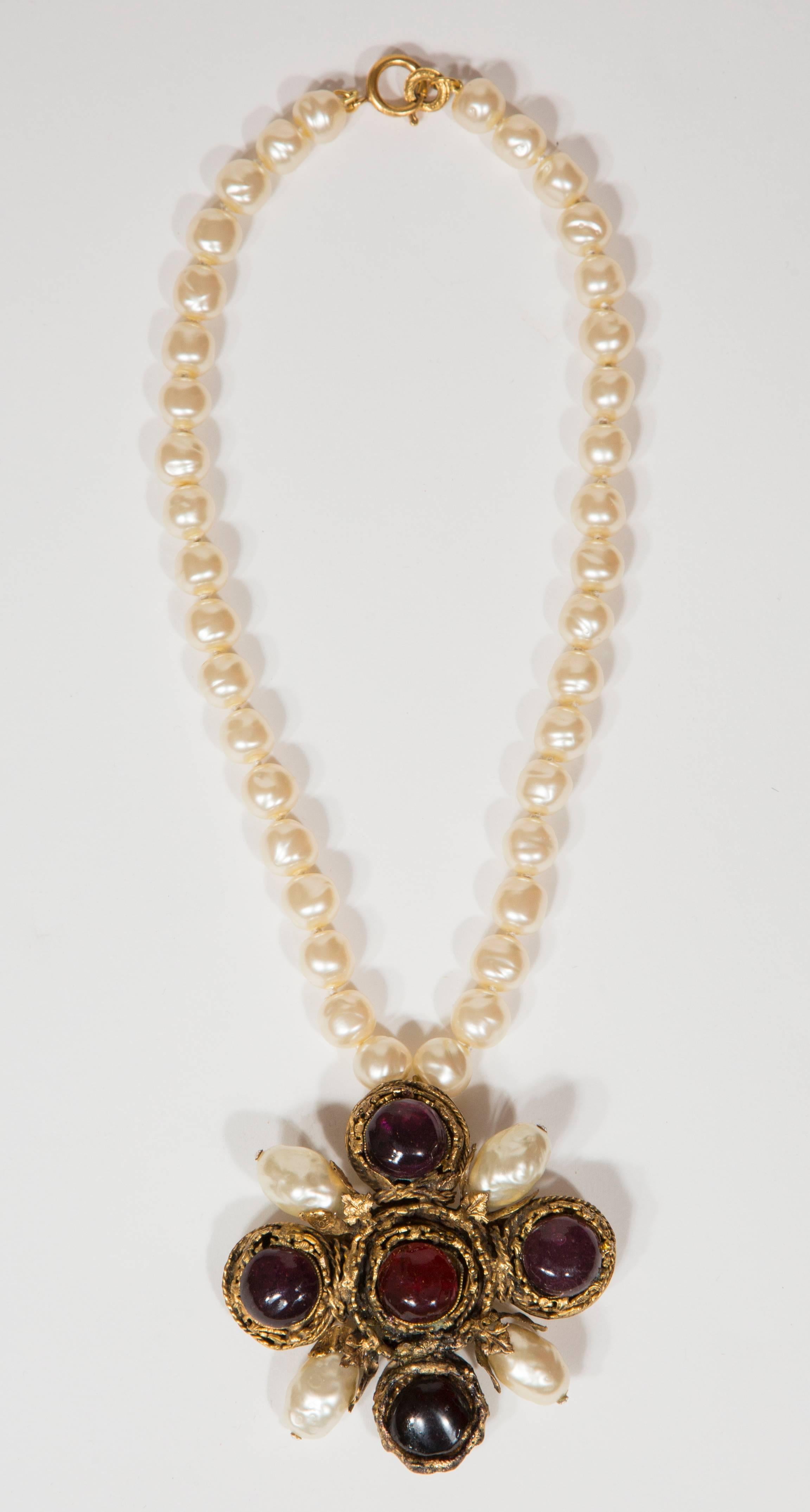 Chanel by Gripoix Rare Necklace Faux Pearls and Cross Pendant, 1984  For Sale 3