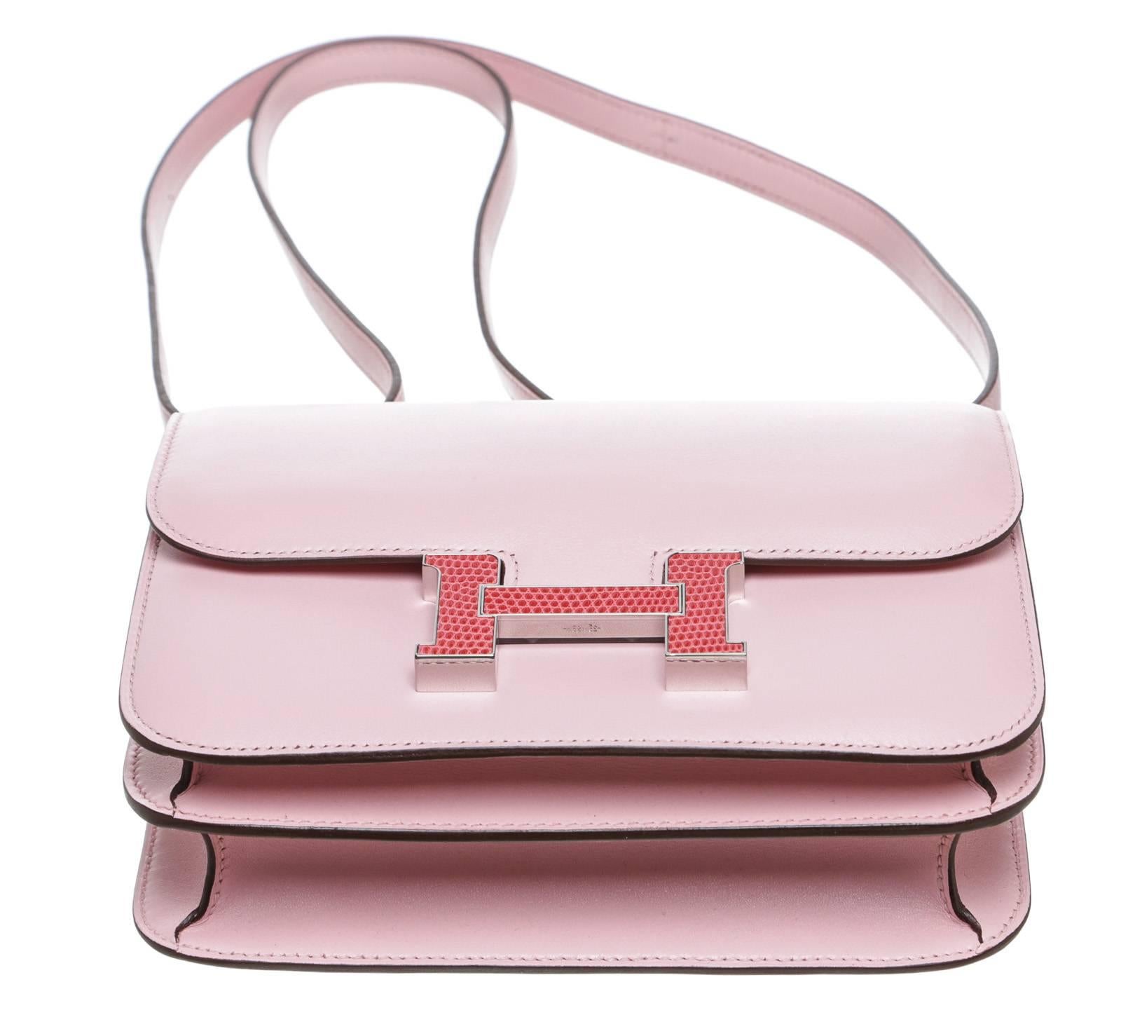 Women's Hermes Pink Leather and Lizard Buckle Constance 18cm Handbag For Sale