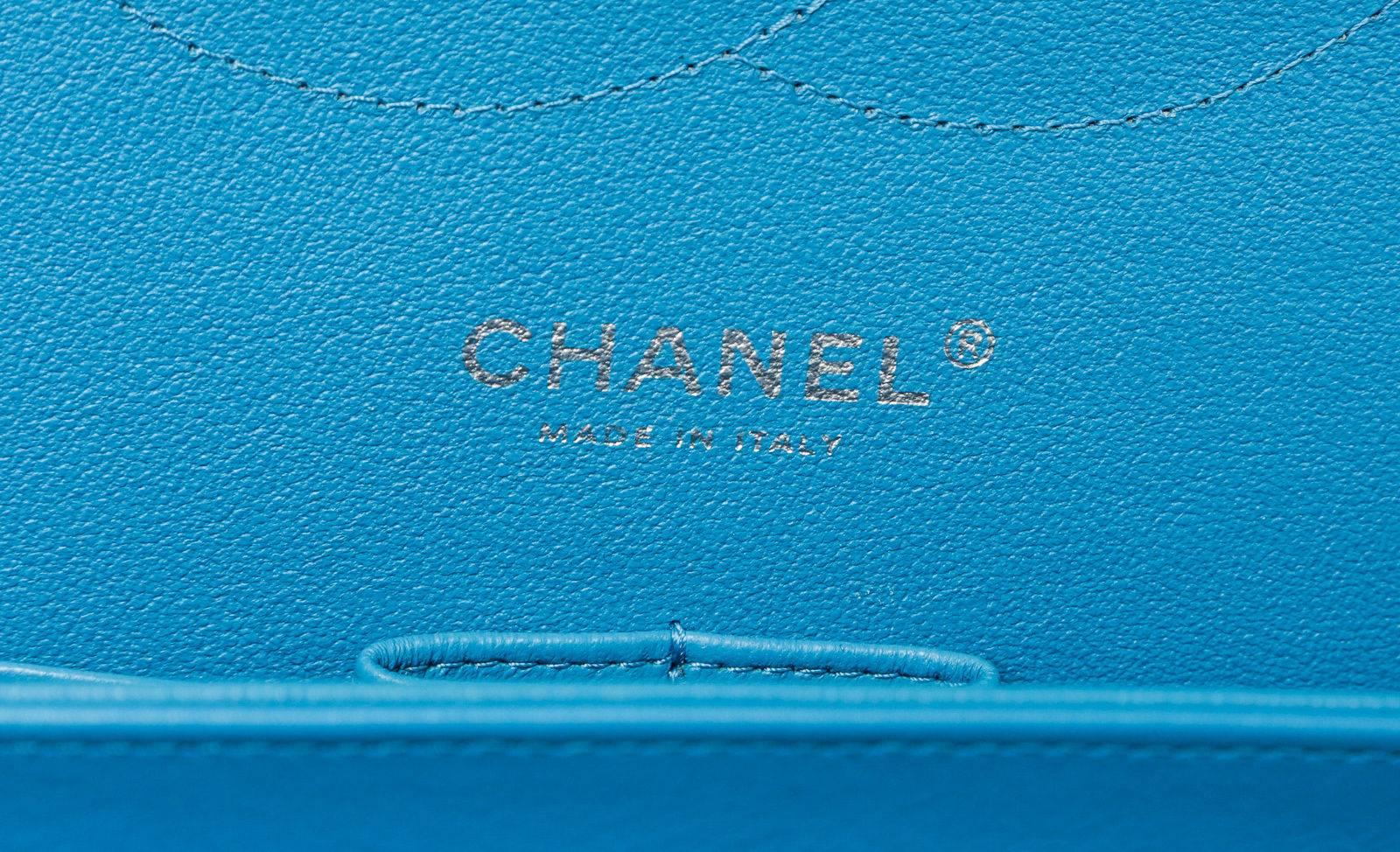 Chanel Blue Quilted Patent Leather Jumbo Flap Shoulder Handbag For Sale 2