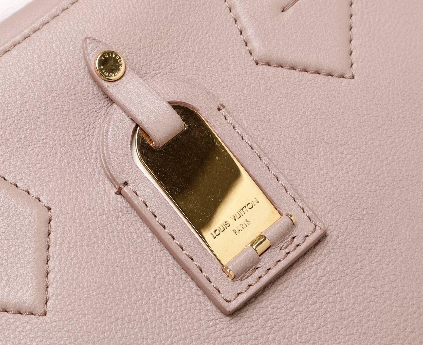 Louis Vuitton Rose Calf Leather LTD Cinema Intrigue Satchel Handbag In Good Condition For Sale In Corona Del Mar, CA