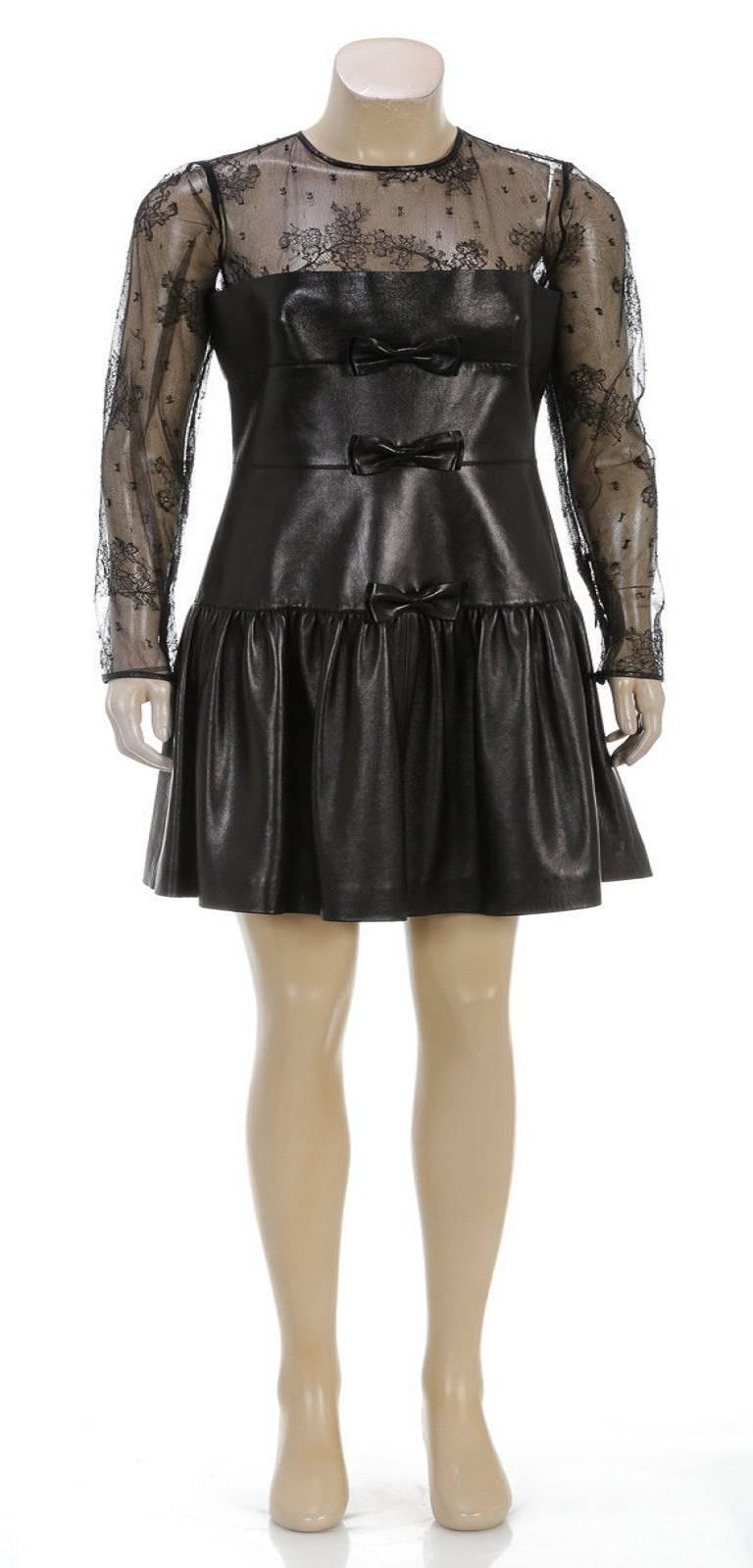 Designer: Valentino
Type: 
Dress
Condition: 
Pre-owned in very good condition - minor wear
Color: 
Black
Material: 
100% Lambskin
Dimensions: 
Bust: 34