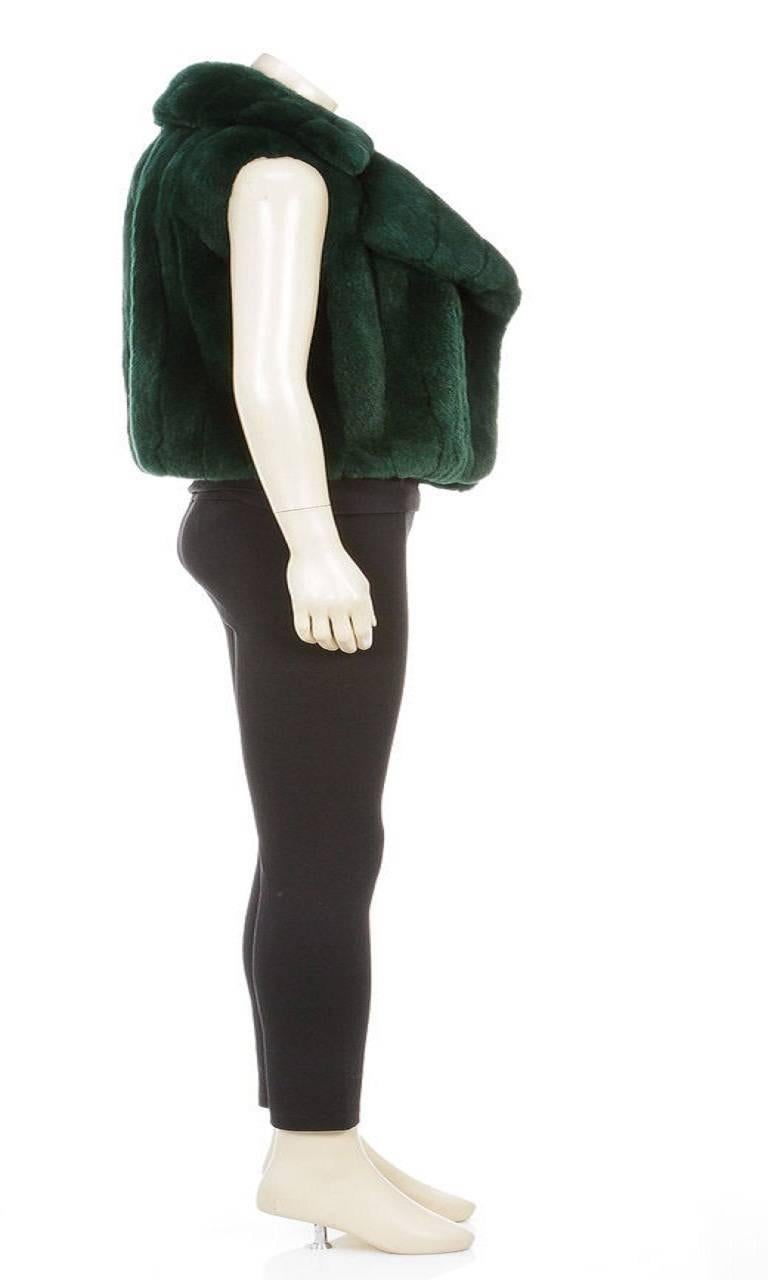 Black Roberto Cavalli Emerald Green Sleeveless Fur Vest (Size 40) For Sale