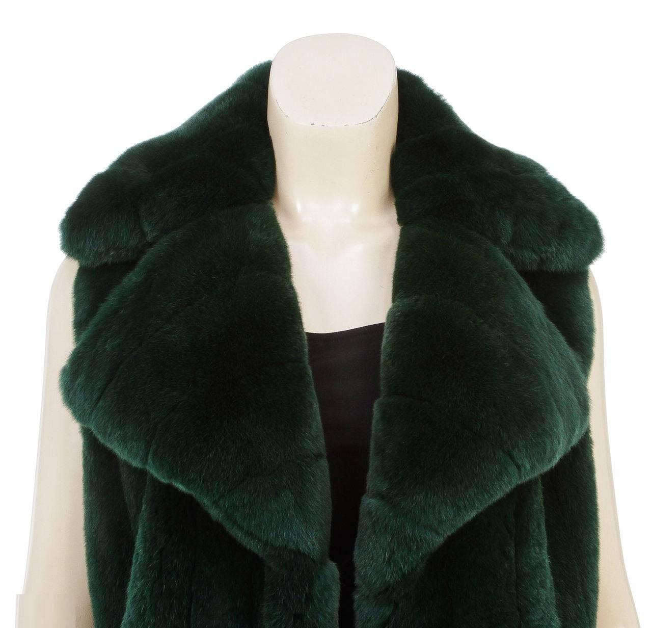 Roberto Cavalli Emerald Green Sleeveless Fur Vest (Size 40) For Sale 2