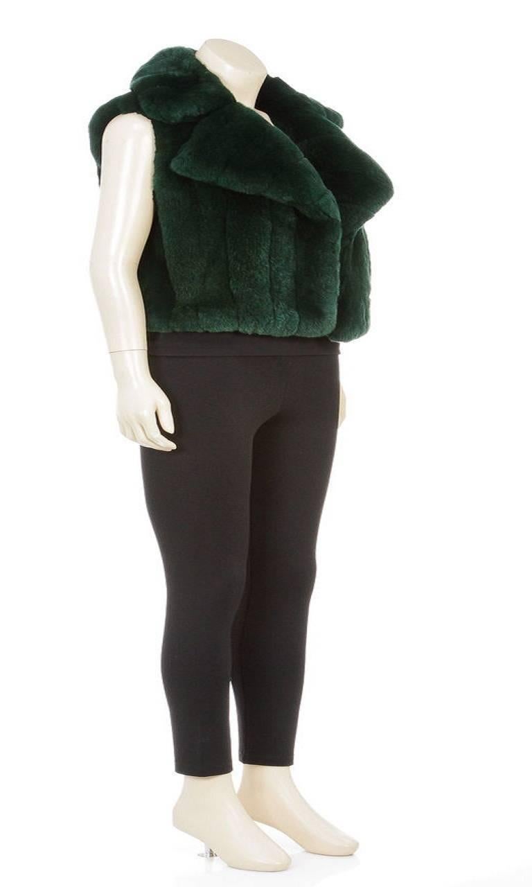 Roberto Cavalli Emerald Green Sleeveless Fur Vest (Size 40) In Excellent Condition For Sale In Corona Del Mar, CA