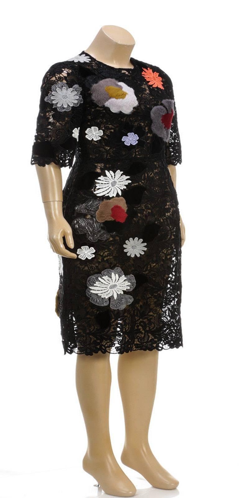 Dolce & Gabbana Black Half Sleeve Macrame Floral Applique Dress AW 14 (Size 40) In Excellent Condition For Sale In Corona Del Mar, CA