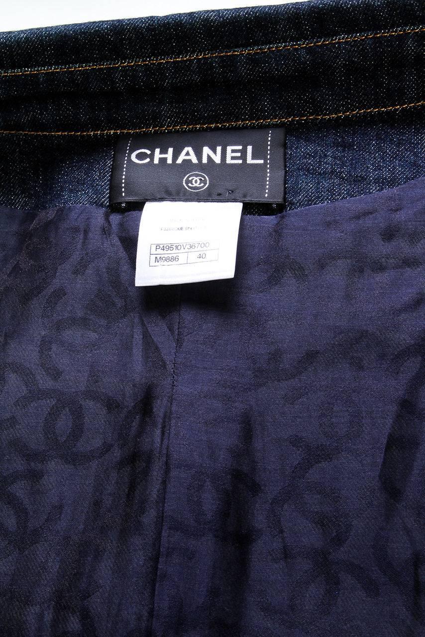 Chanel Blue Dark Wash Denim Ruffled Disk Button Jacket (Size 40) For Sale 3