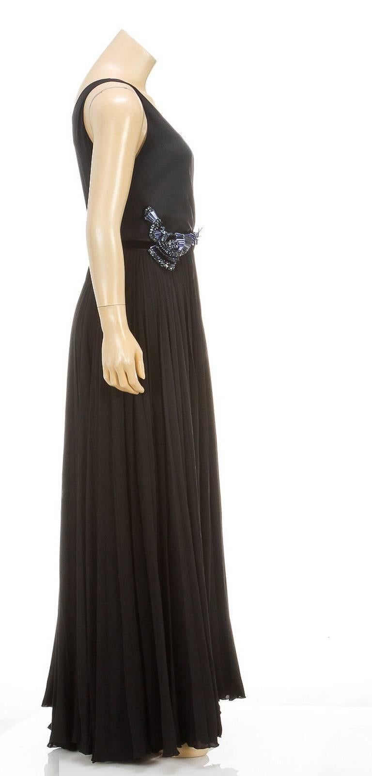 Gucci Black Sleeveless Butterfly Embellished Empire Waist Gown (Size 40) In Good Condition For Sale In Corona Del Mar, CA