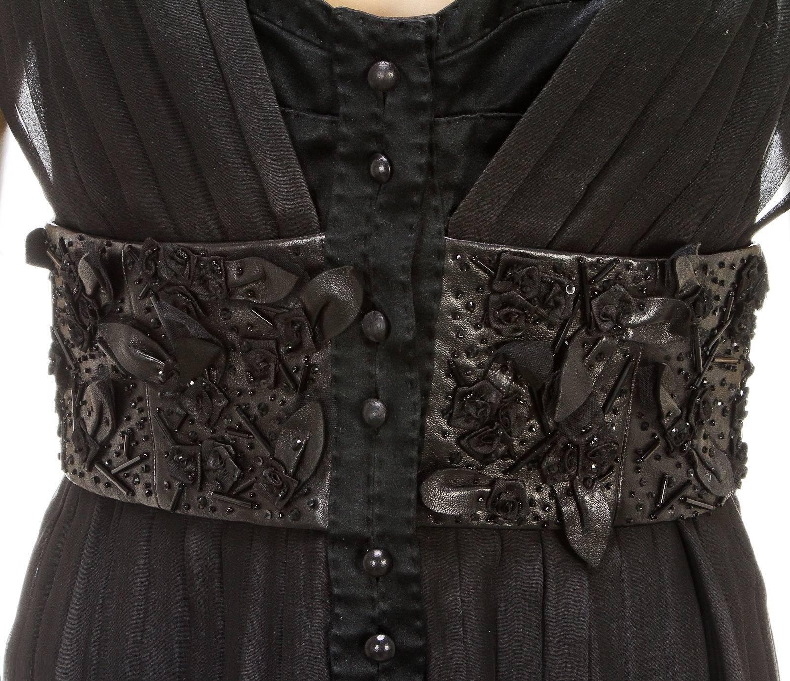 Louis Vuitton Black Sleeveless Floral Leather Waist Button Dress (Size 38) For Sale 4
