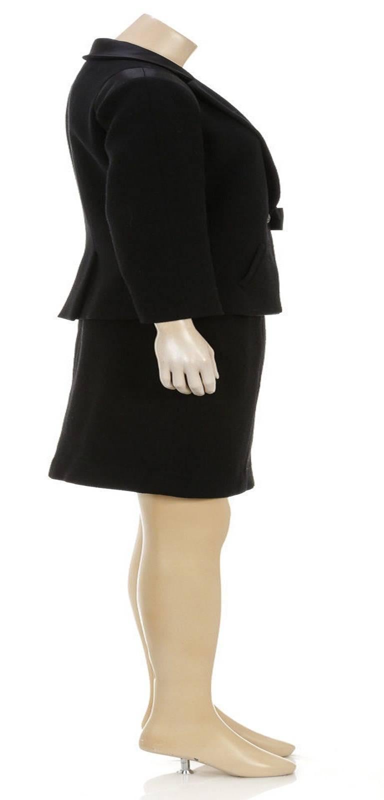 Women's Chanel Black Wool and Silk Bow Jacket and Skirt Suit 08A (Size 40) For Sale