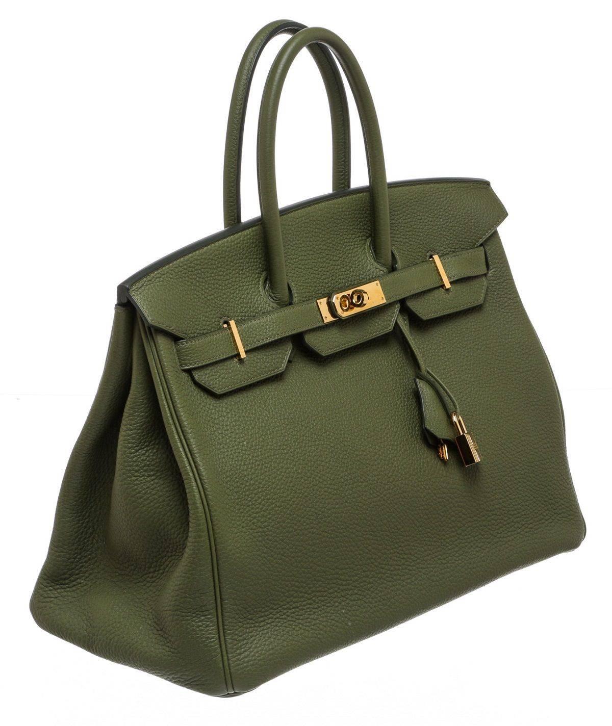 Designer: Hermes
Type:
Handbag
Condition: Exterior: Pre-owned in excellent conditon
Interior: Pre-owned in excellent condition
Color:
Green
Material:
Leather
Dimensions:
13.78