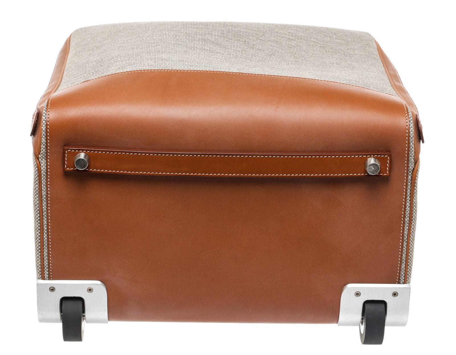 hermes carry on