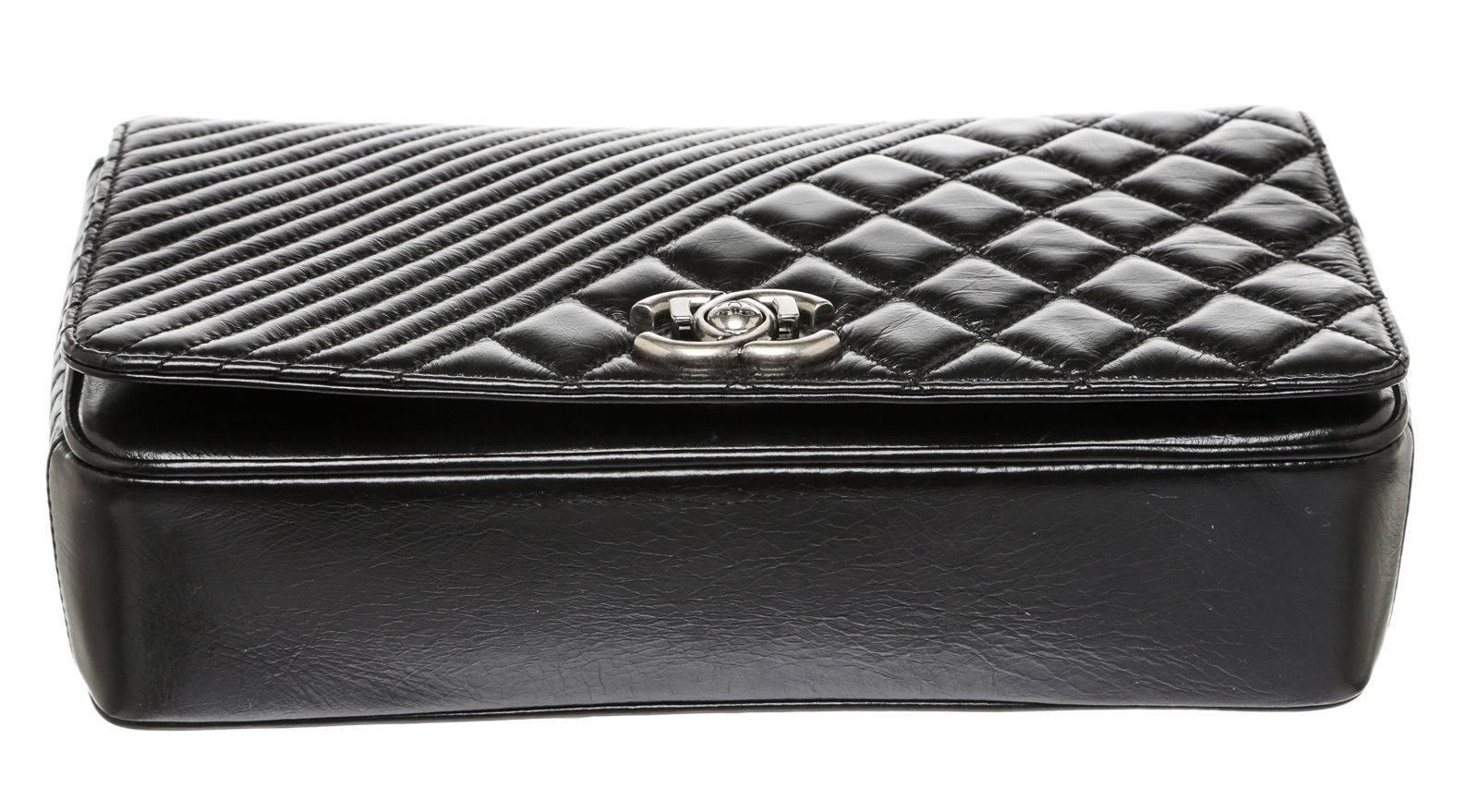 Women's Chanel Black Calfskin Leather Coco Boy Flap Bag Shoulder Handbag For Sale