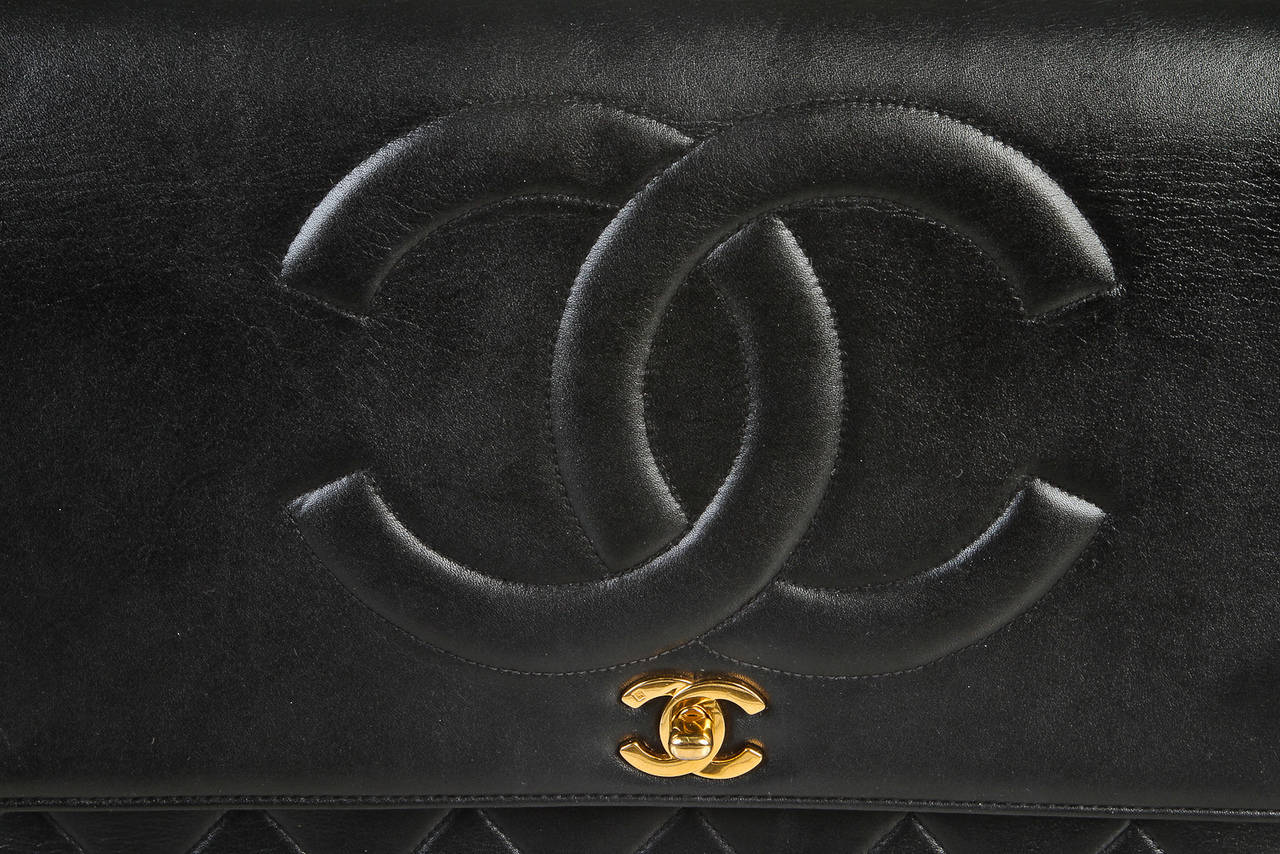 Women's Chanel Black Quilted Lambskin Maxi Vintage Flap Shoulder Handbag