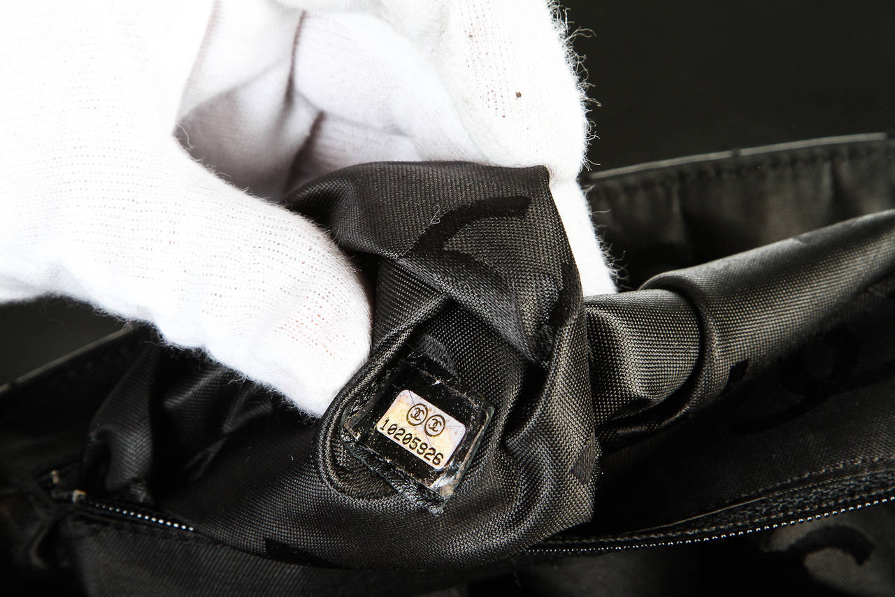 Chanel Black Lambskin Pleated Vintage Flap Handbag 2