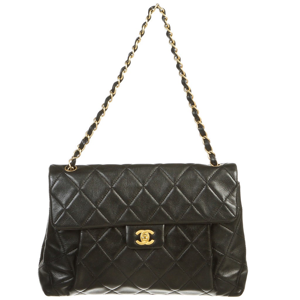 Chanel Black Lambskin Pleated Vintage Flap Handbag