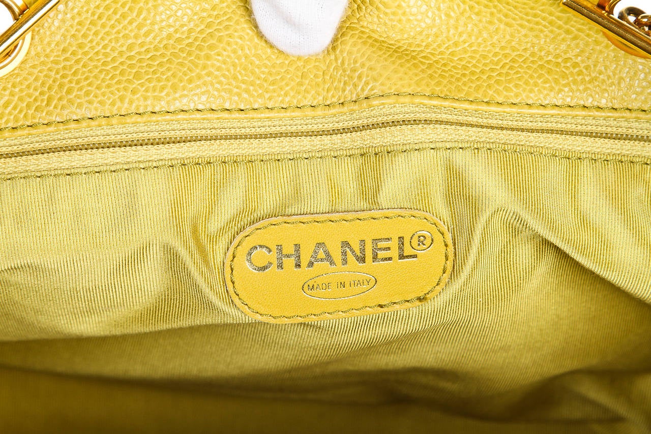 Chanel Lime Green Caviar Leather Large Shoulder Handbag For Sale 3