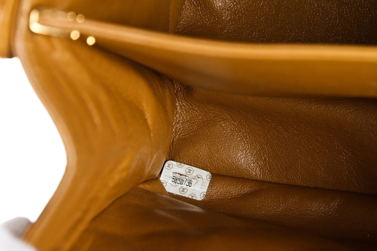 Chanel Tan Quilted Lambskin CC Vintage Shoulder Handbag For Sale 4