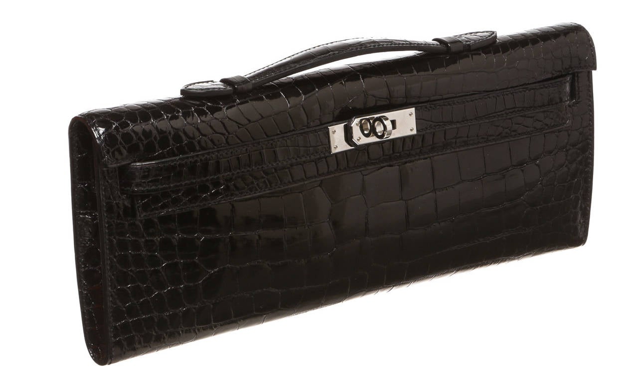 Hermes Noir Porosus Crocodile Kelly Cut Clutch Handbag In Excellent Condition For Sale In Corona Del Mar, CA
