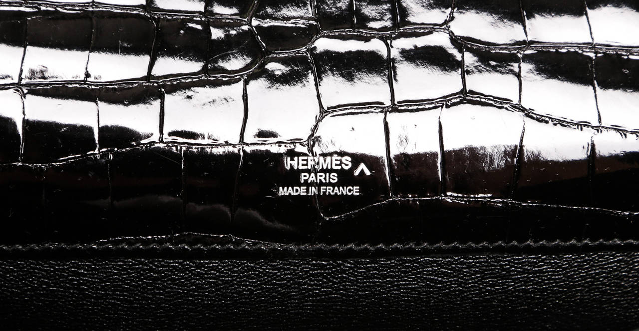 Women's Hermes Noir Porosus Crocodile Kelly Cut Clutch Handbag For Sale