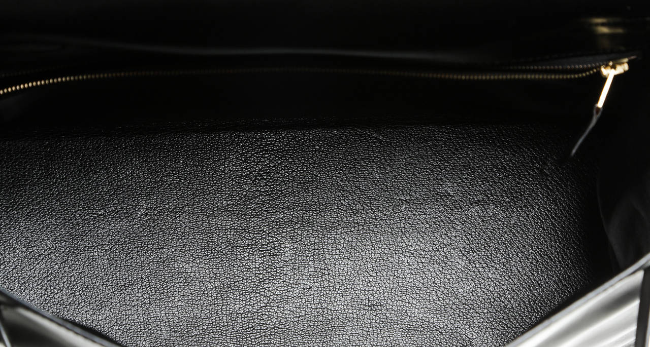 Hermes Noir (Black ) Box Leather 32cm Kelly Handbag GHW For Sale 4