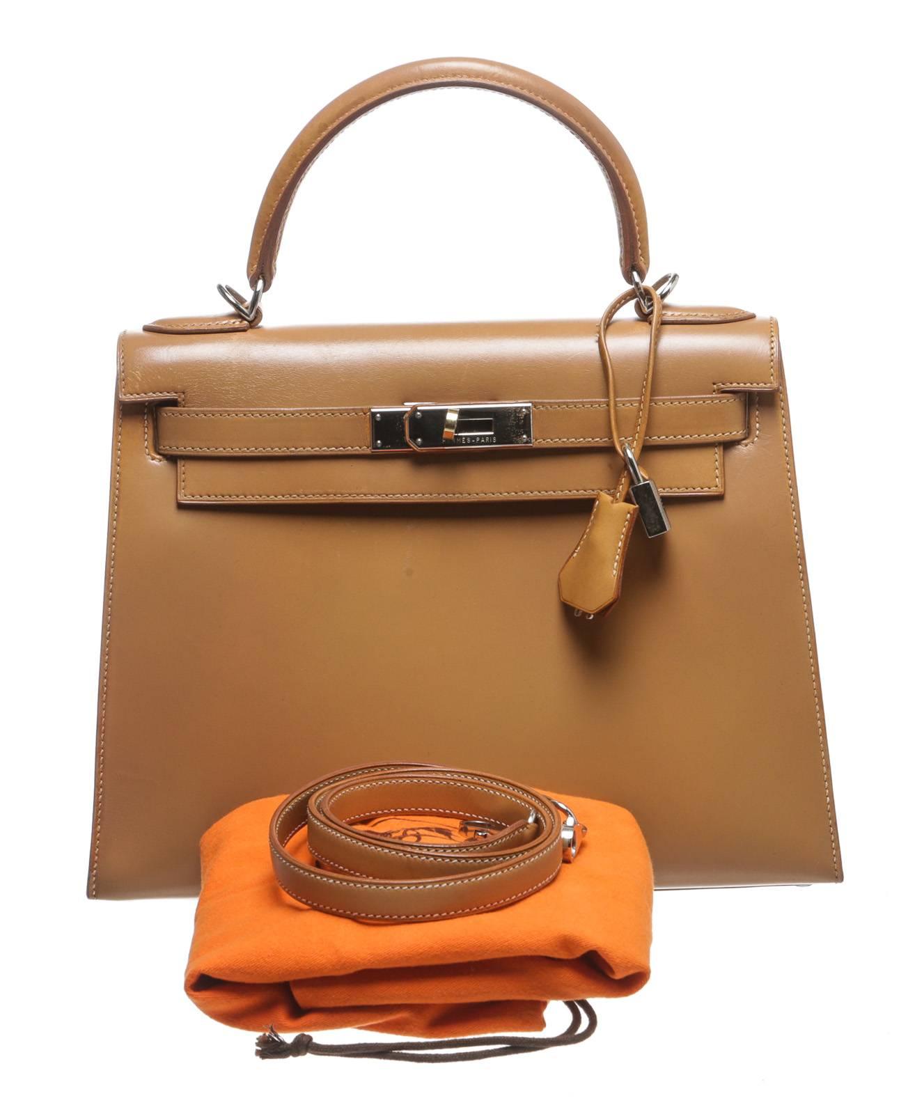 Hermes Natural Leather 32cm Kelly Handbag SHW In Good Condition For Sale In Corona Del Mar, CA