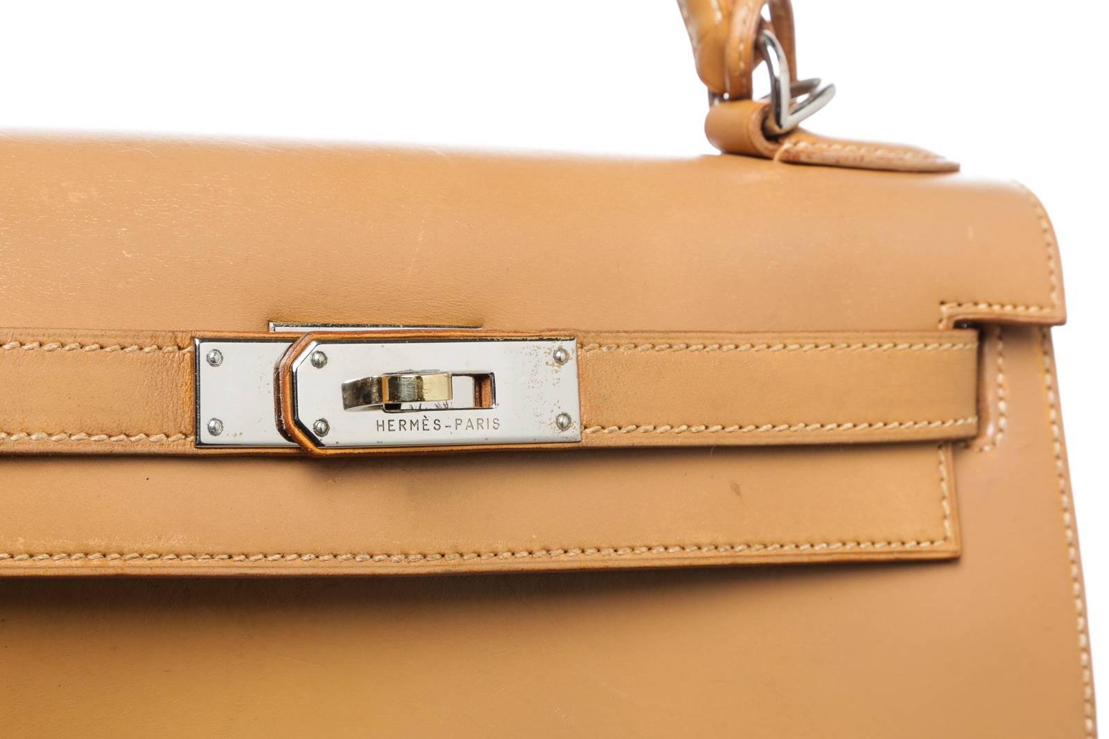 Women's Hermes Natural Leather 32cm Kelly Handbag SHW For Sale