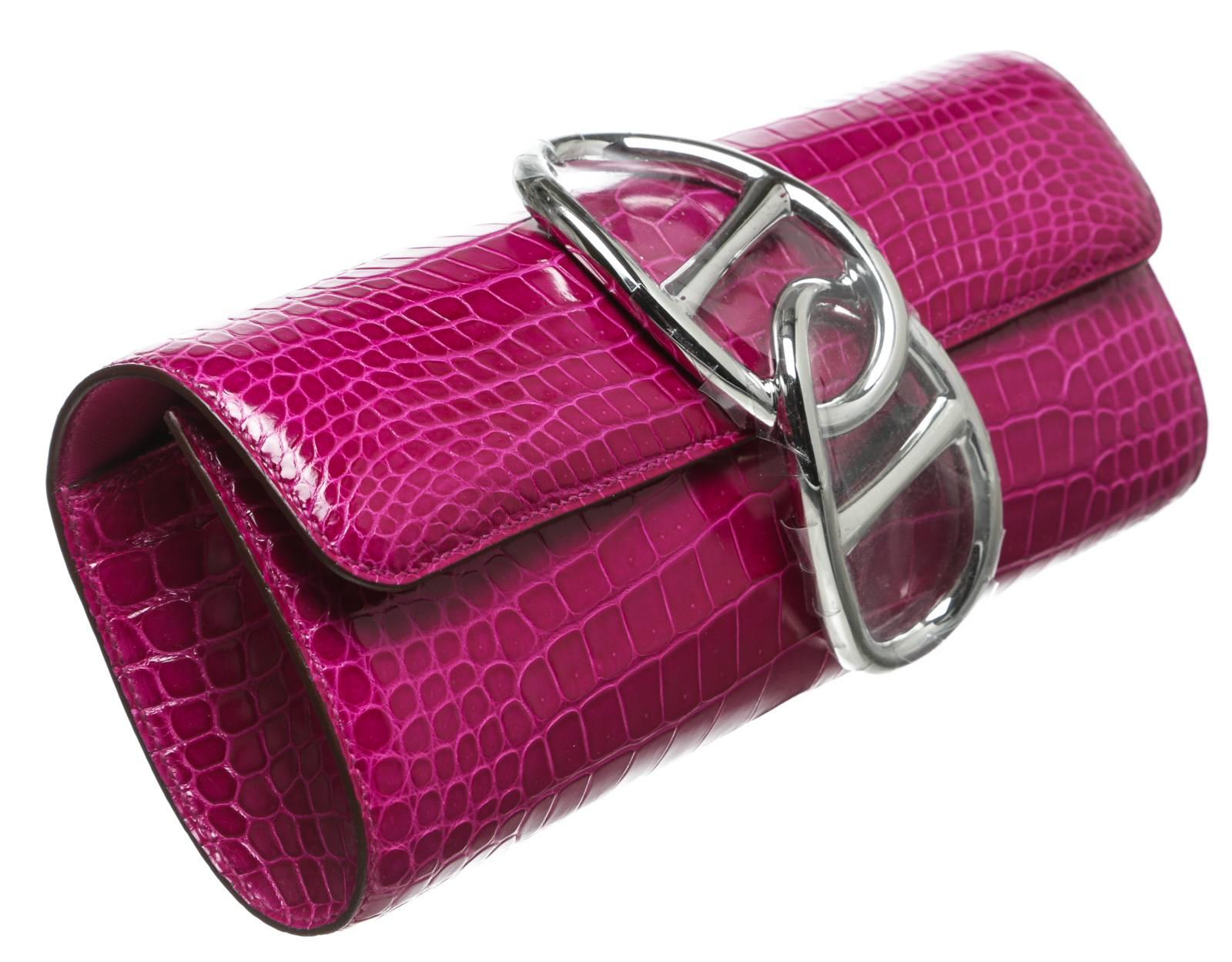 Hermes Rose Sheherazade Crocodile Egee Clutch Handbag In New Condition For Sale In Corona Del Mar, CA
