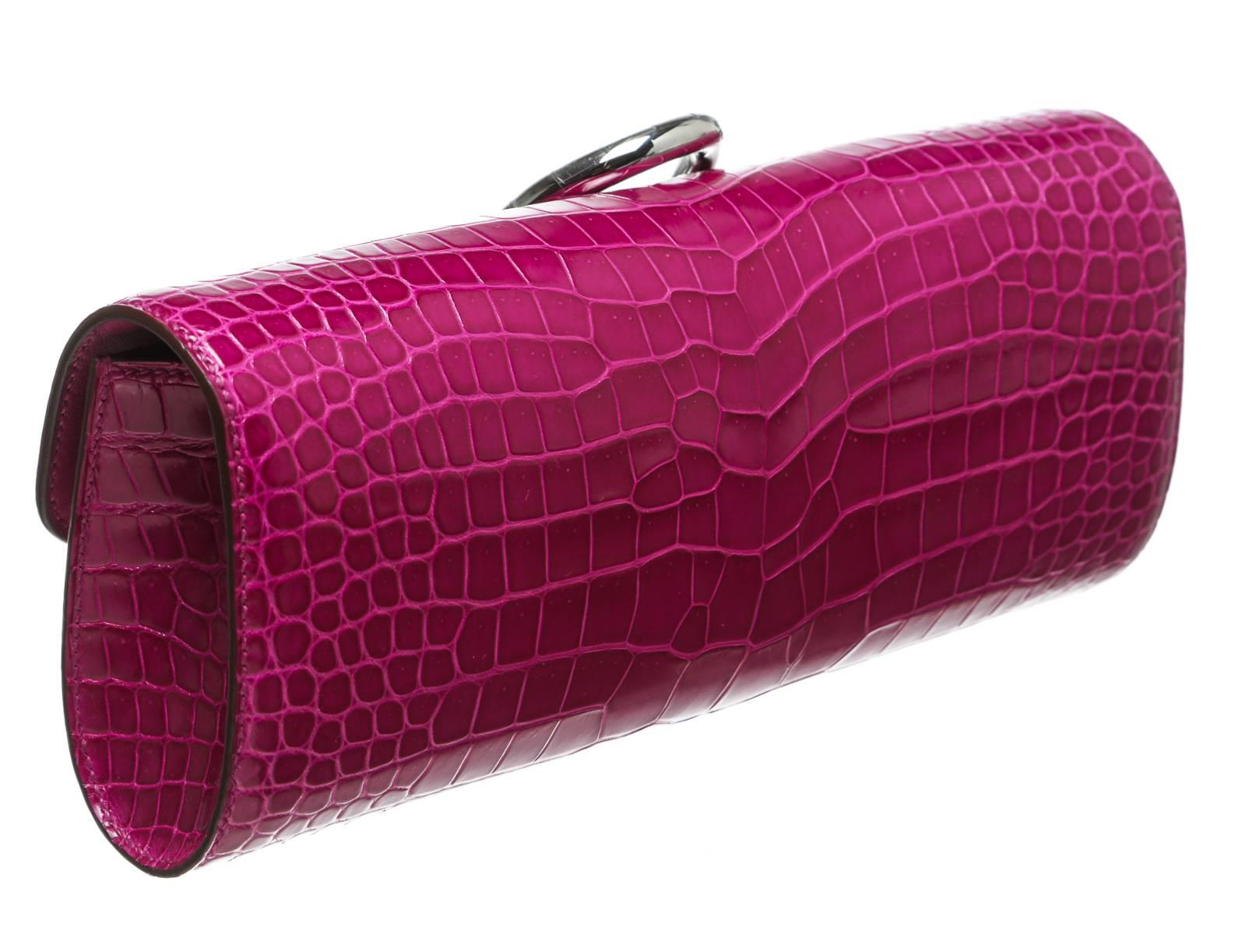 Women's Hermes Rose Sheherazade Crocodile Egee Clutch Handbag For Sale