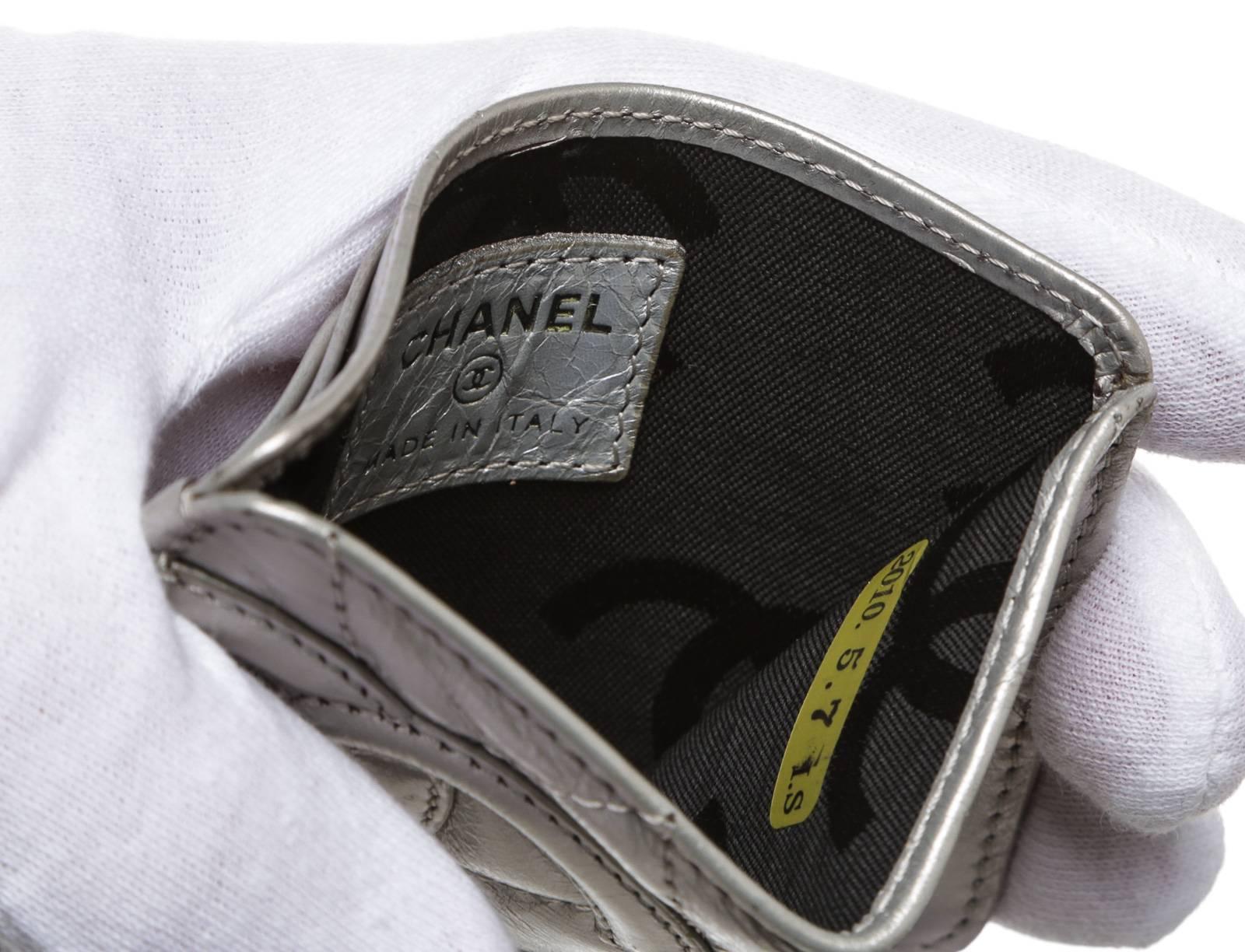 Chanel Silver Quilted Distressed Leather CC Card Holder For Sale 3