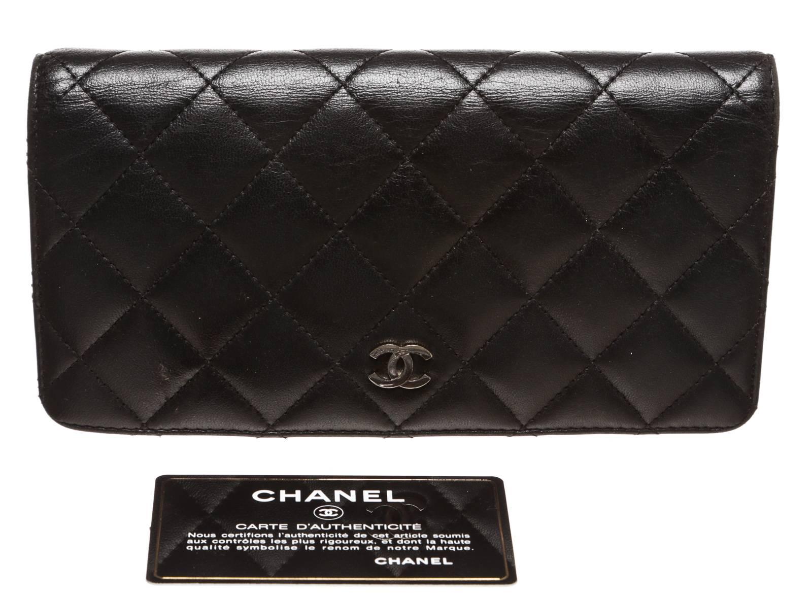 Chanel Black Quilted Lambskin Bifold CC Wallet For Sale 2