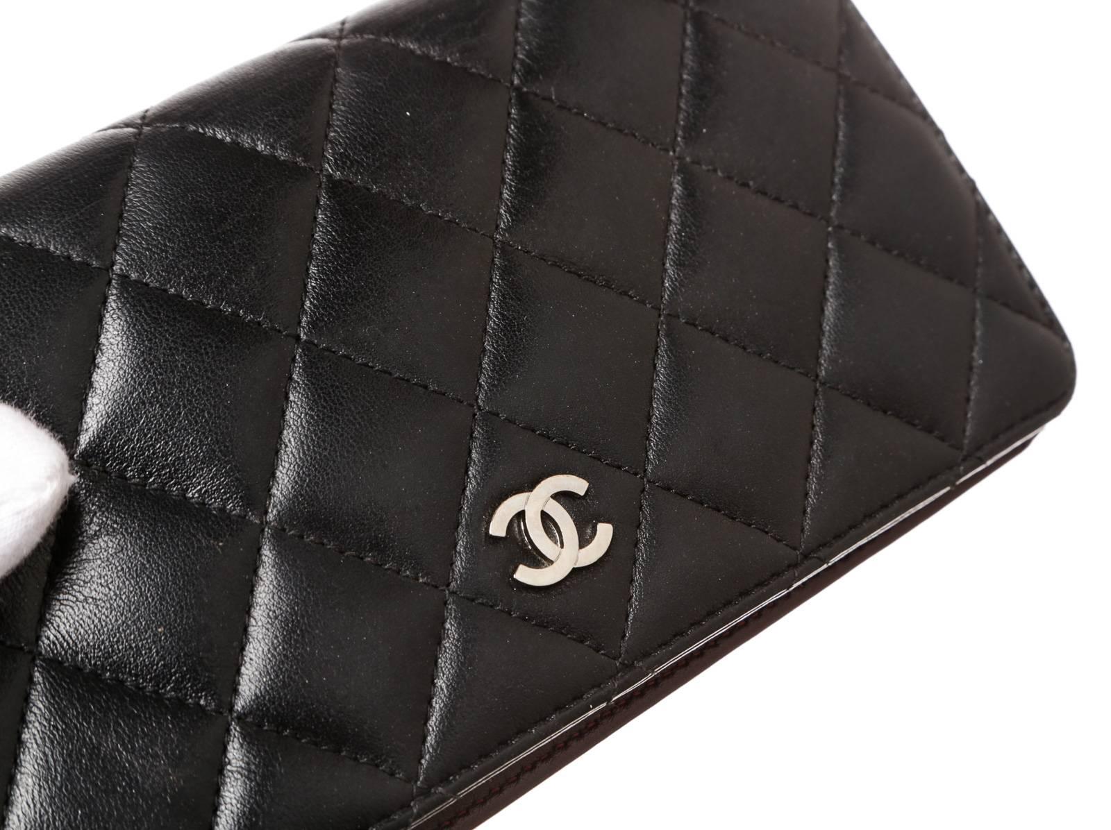 Chanel Black Quilted Lambskin Bifold CC Wallet For Sale 1