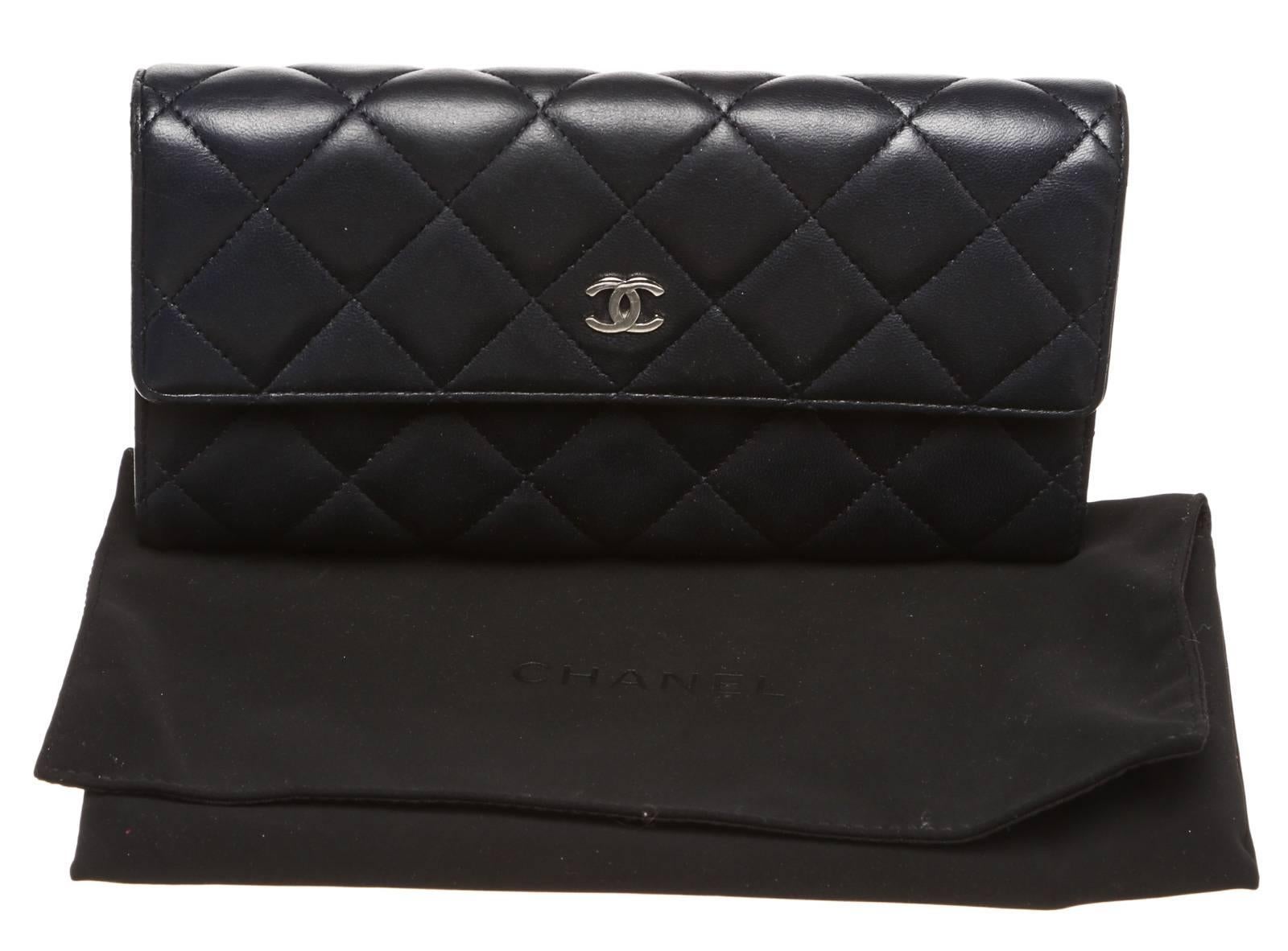Chanel Navy Quilted Lambskin Trifold Snap Wallet For Sale 2